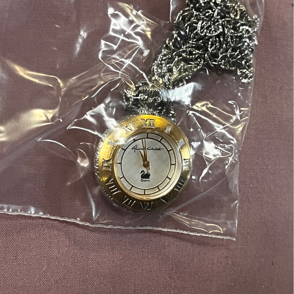 Clock necklaces - Picture 10 of 14